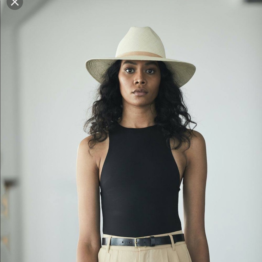 Janessa Leoné Antoni Hat